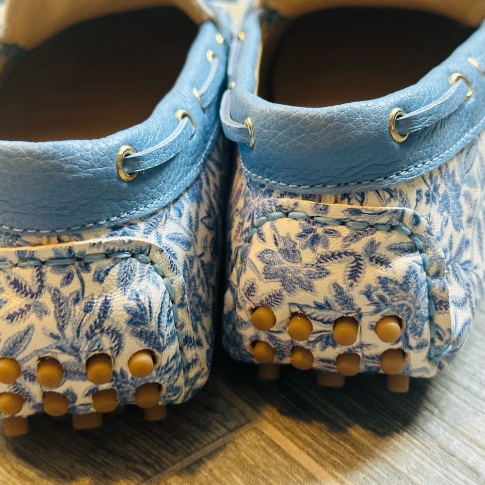 J. McLaughlin Floral Blue and White Loafers - Picture 5 of 7